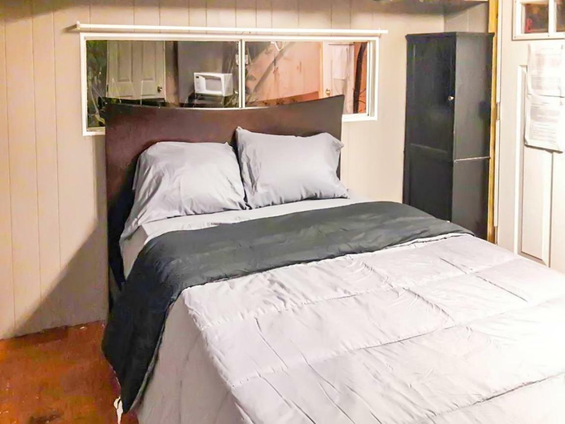 Co-Ed Dorm With Fantastic Patio! Appartement Ewing Kamer foto